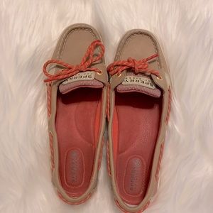 Women’s Sperry Top-siders.